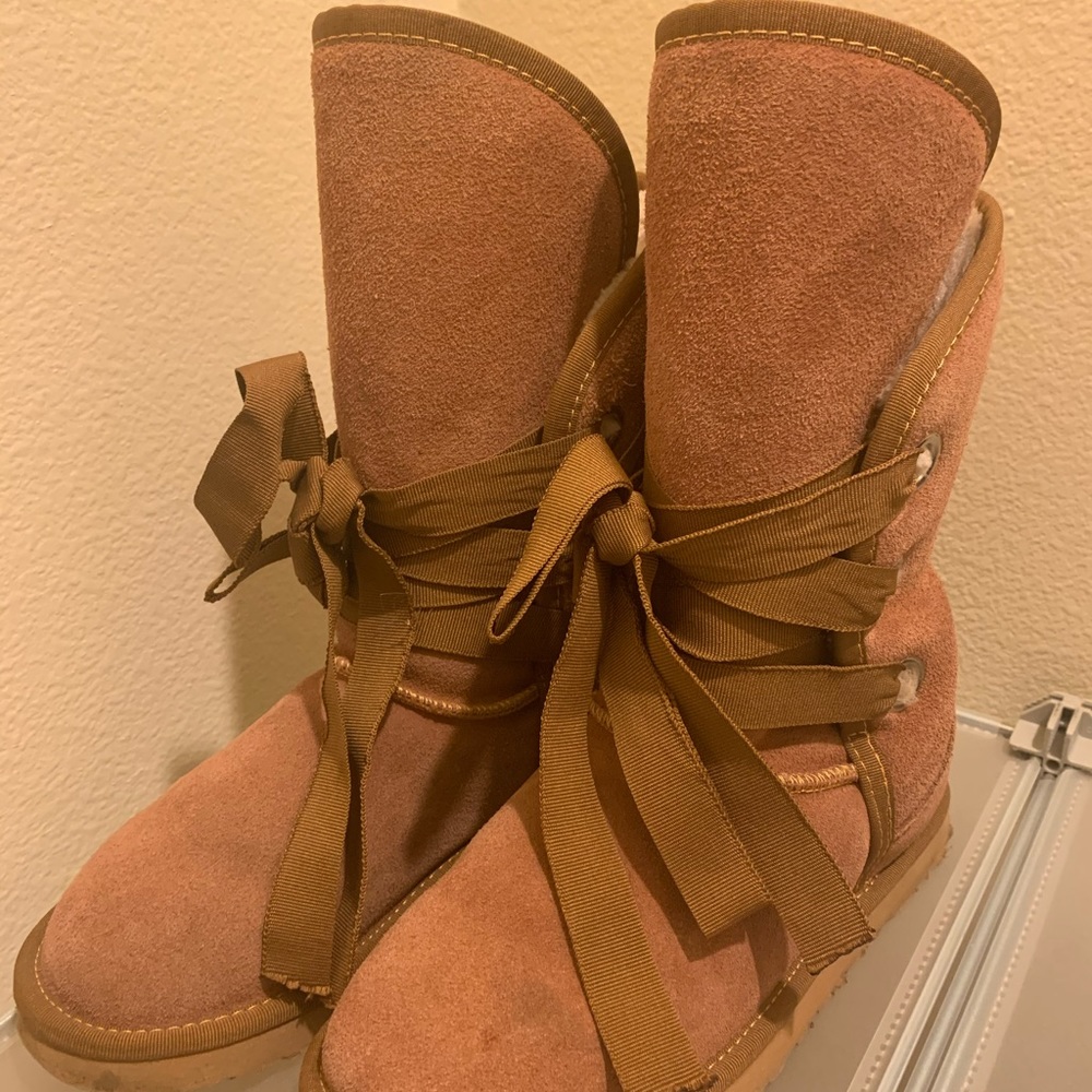 UGG